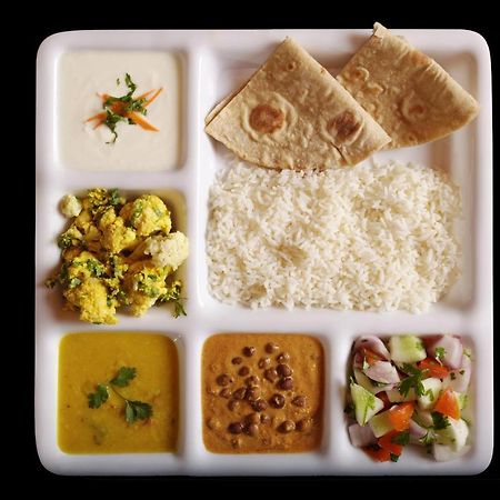 Oyo 16582 Oshin Holiday Care Hotel Madgaon Luaran gambar